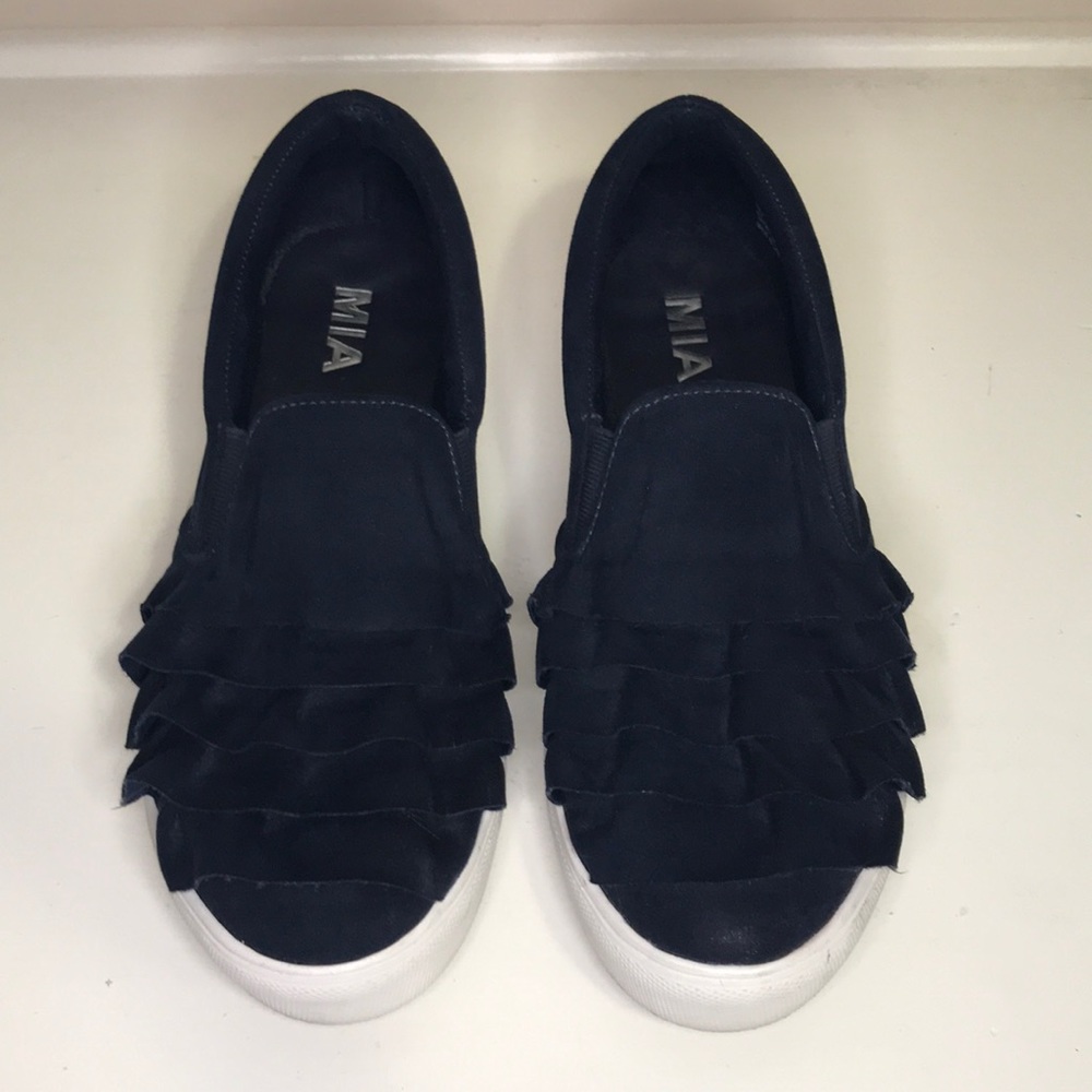 Slip-on MIA Navy Ruffled Shoes Size 8.5